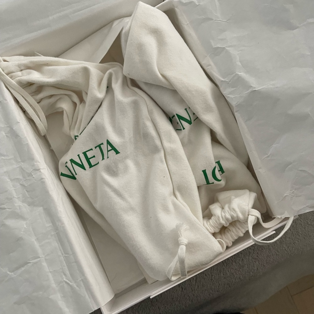 Bottega Veneta Square Stretch Strap Sandal - Picture 9 of 10